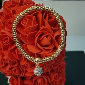 **Sale** Gold Tone Rhinestone Skull Pendant Bracelet. New.